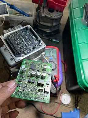 ผลงานซ่อมระบบไฟ Hybrid Camria