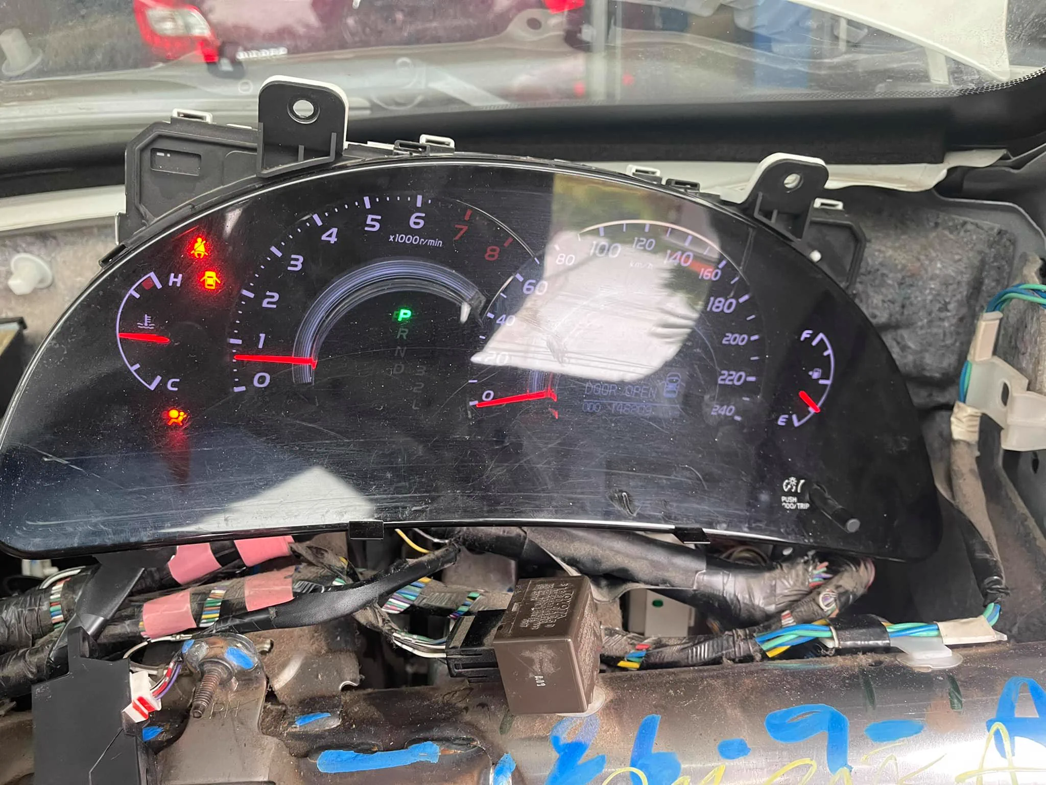 ตรวจเช็คจุดไฟฟ้ารั่ว Toyota Alphard
